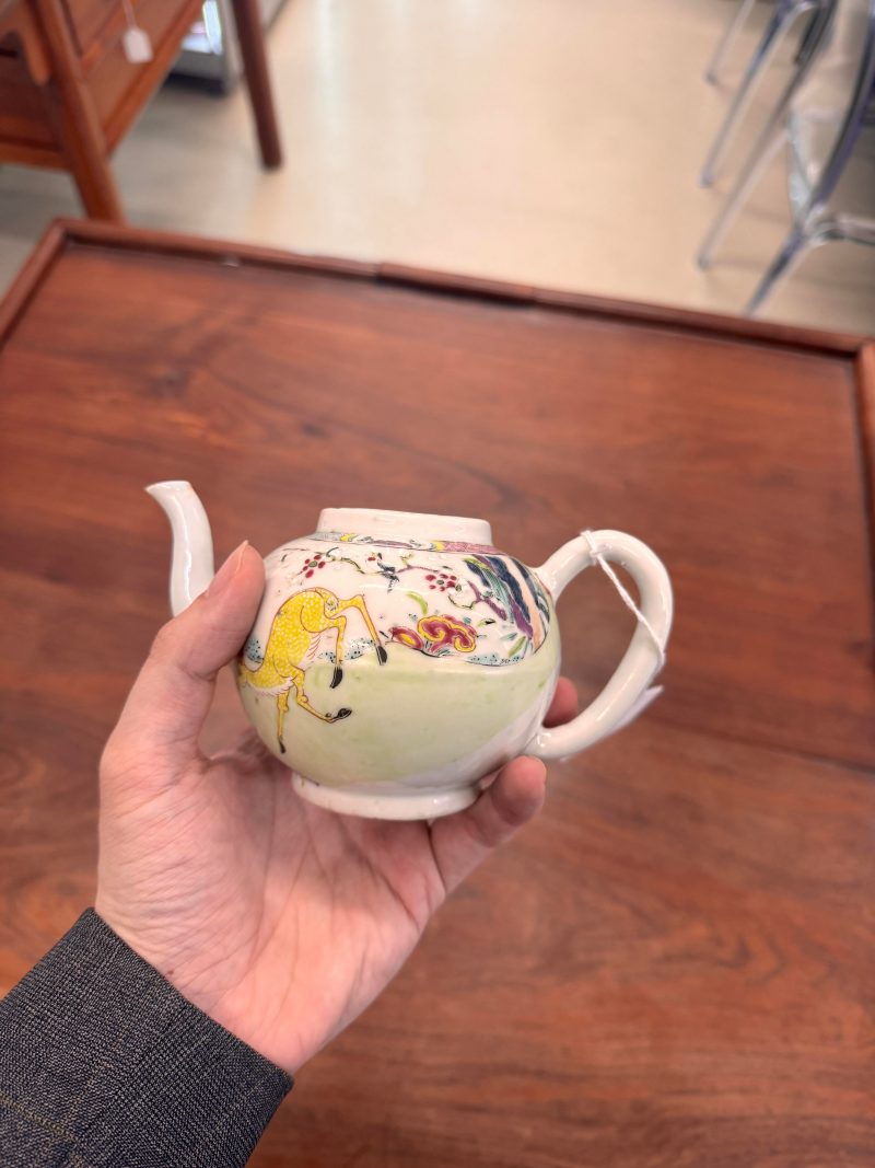 清雍正 粉彩瑞鹿圖蓋壺 | Santos Collection | A Chinese export famille-rose 'deer' teapot, Qing dynasty, Yongzheng period - 图13