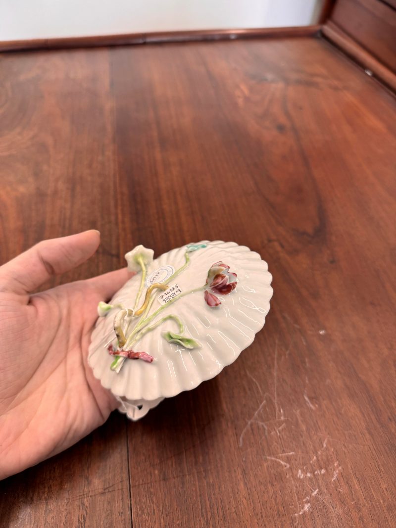 清雍正 粉彩荷塘金魚紋盃及小盤 | Santos Collection | A Chinese export famille-rose 'carp and lotus' cup and saucer, Qing dynasty, Yongzheng period - 图15