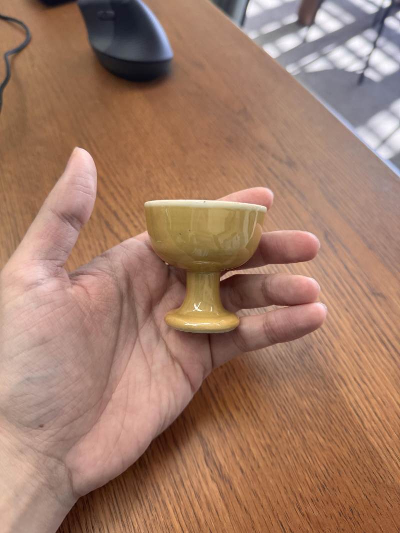 清康熙 米醬釉高足盃 | Santos Collection | A Chinese cafe-au-lait-glazed stem cup, Qing dynasty, Kangxi period - 图4