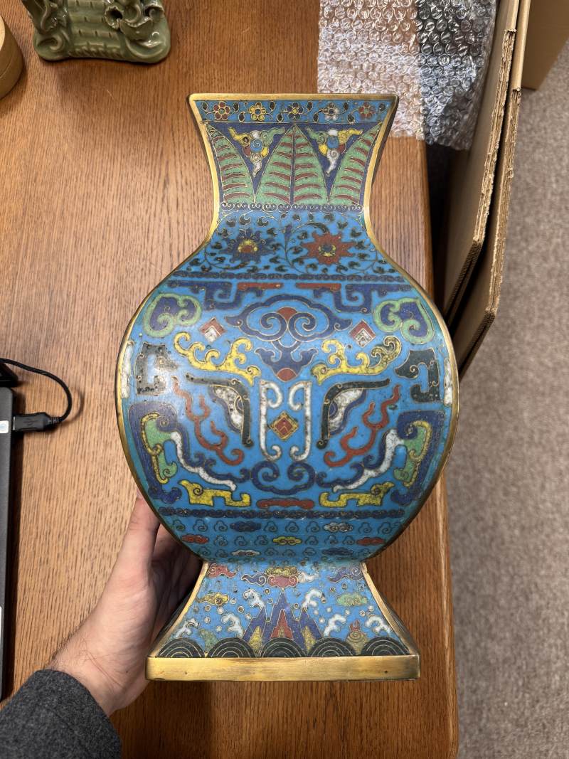 十七世紀 掐絲琺瑯掐絲掐絲銅鍍金饕餮紋方壺 | A fine Chinese cloisonné enamel and gilt-bronze 'taotie' vase, fanghu, Ming dynasty, 17th century - 图36