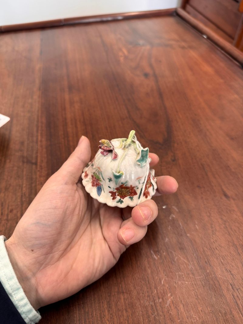 清雍正 粉彩荷塘金魚紋盃及小盤 | Santos Collection | A Chinese export famille-rose 'carp and lotus' cup and saucer, Qing dynasty, Yongzheng period - 图37