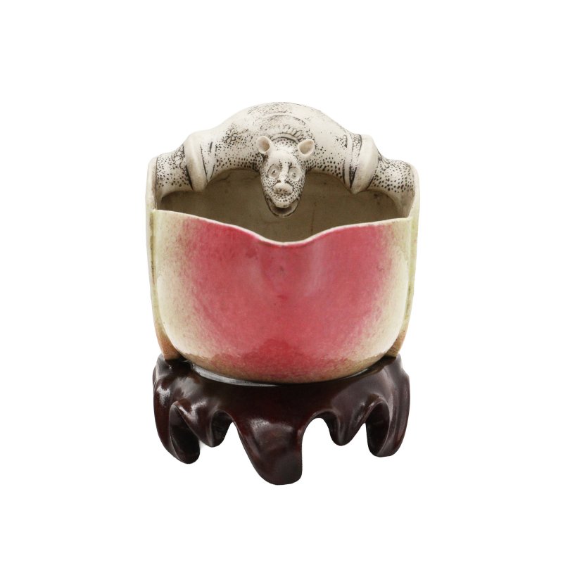 二十世紀 素燒福壽雙全水丞 | A Chinese glazed biscuit ‘bat and peach’ coupe, 20th century - 图6