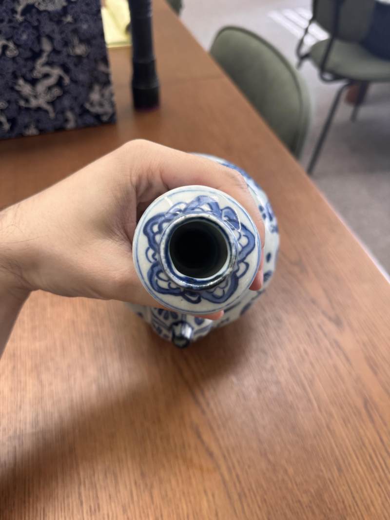 明崇禎/過渡期 青花人物故事圖軍持 | Santos Collection | A Chinese blue and white 'figural' kendi, Transitional period, Chongzhen period - 图22