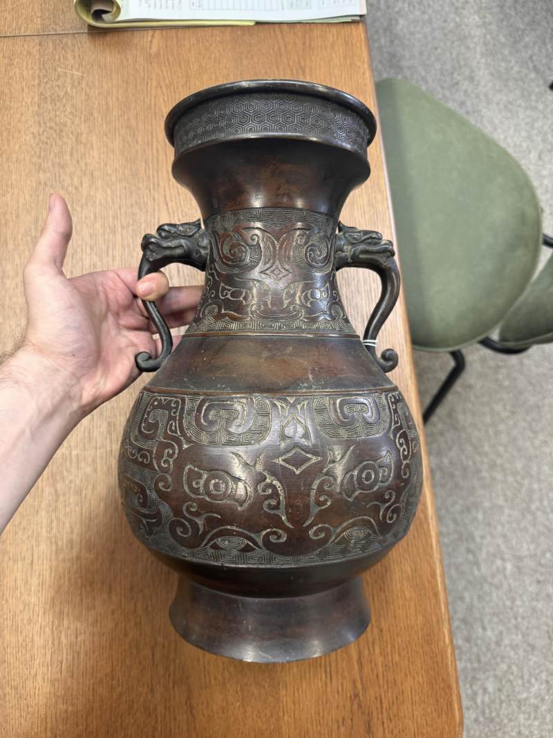 清十八/十九世紀 仿古青銅饕餮紋貫耳壺 | A Chinese archaistic bronze 'taotie' vase, hu, Qing dynasty, 18th/19th century - 图14