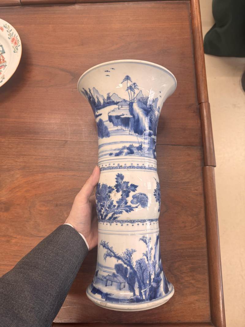 清康熙 青花山水人物圖花觚 | A Chinese blue and white 'gu' vase, Qing dynasty, Kangxi period - 图14