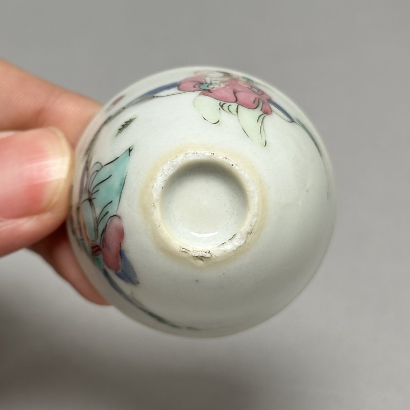 清晚期 粉彩人物图酒盅 - 图5