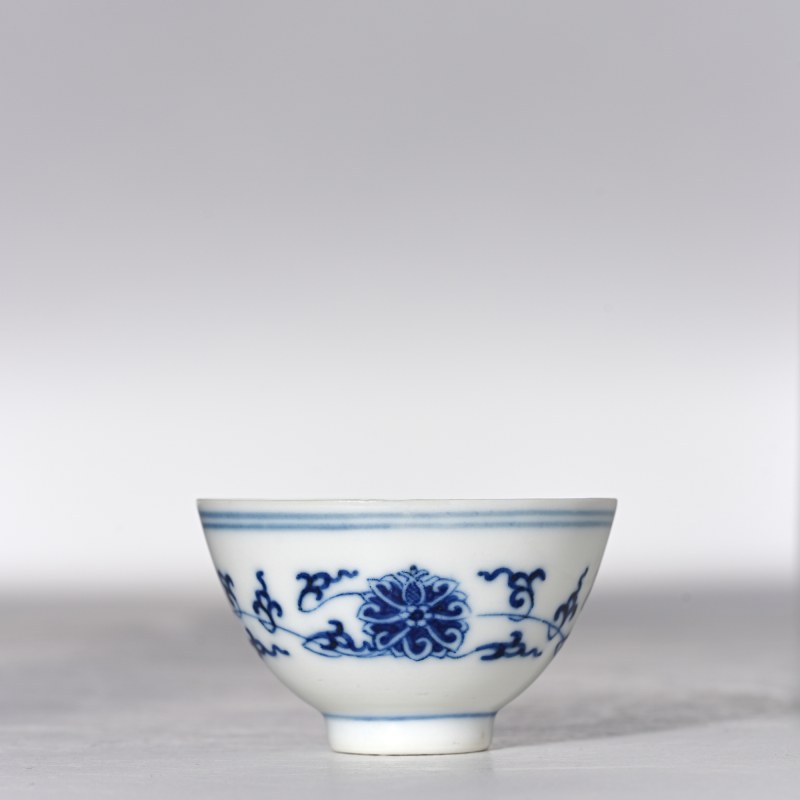 清宣统 青花缠枝莲纹酒圆