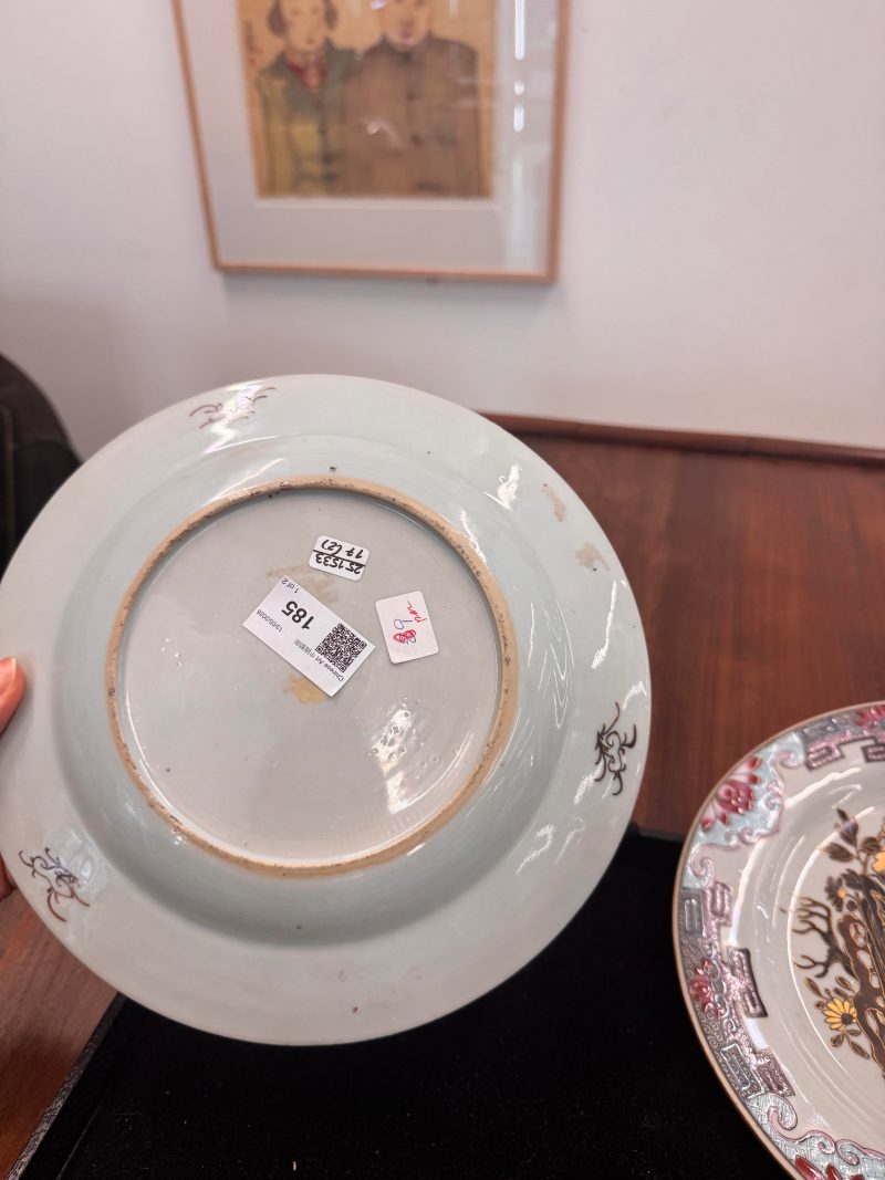 清十八世紀 粉彩描金花卉紋盤一對 | A pair of Chinese export gilt-decorated famille-rose dishes, Qing dynasty, 18th century - 图11