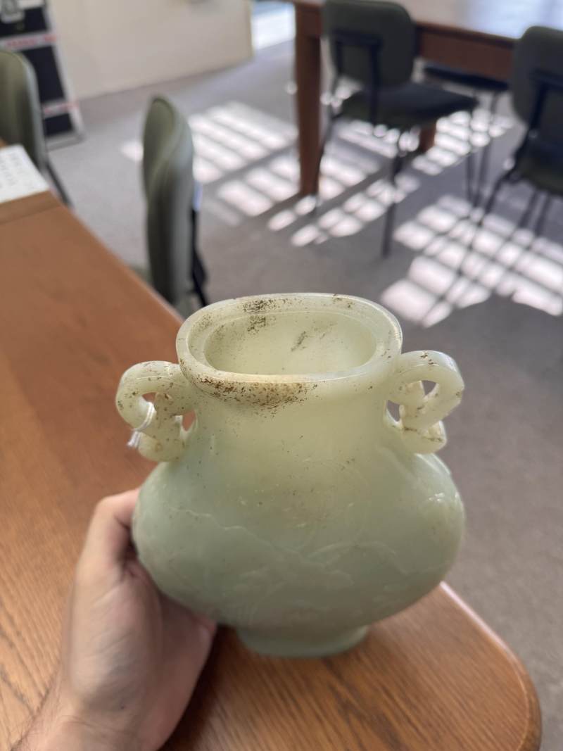 清乾隆 青玉雕蓮塘清趣圖瓶 | A fine Chinese celadon jade 'lotus pond' vase, Qing dynasty, Qianlong period - 图23