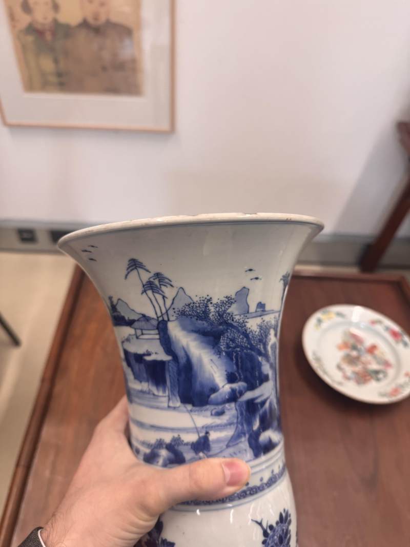 清康熙 青花山水人物圖花觚 | A Chinese blue and white 'gu' vase, Qing dynasty, Kangxi period - 图4