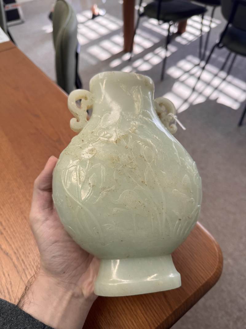 清乾隆 青玉雕蓮塘清趣圖瓶 | A fine Chinese celadon jade 'lotus pond' vase, Qing dynasty, Qianlong period - 图3