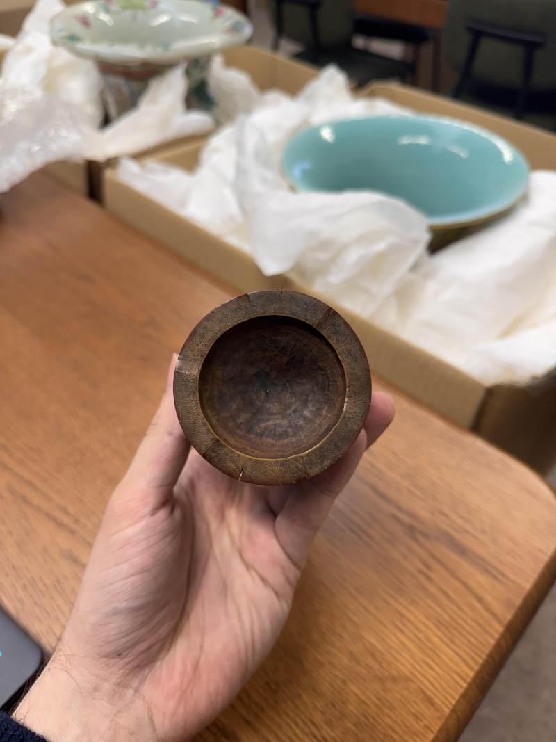 清十九世紀 竹雕山水人物圖筆筒 | A Chinese carved bamboo brushpot, Qing dynasty, 19th century - 图13