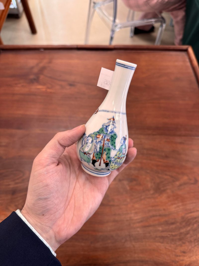 清 鬪彩人物故事圖瓶 《大清雍正年製》款 | A small Chinese doucai 'figural' vase, Qing dynasty, Yongzheng mark - 图9