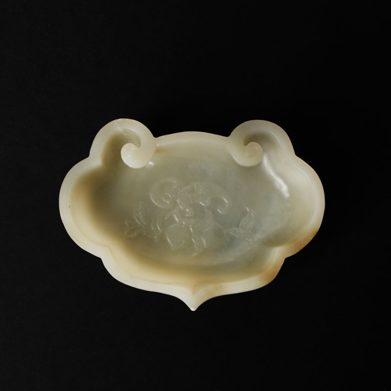 清乾隆 青白玉如意洗 | A Chinese celadon jade washer, Qing dynasty, Qianlong period
