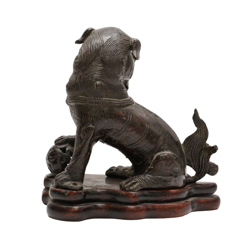 明 銅佛獅坐像 | A Chinese bronze figure of a lion dog, Ming dynasty - 图13
