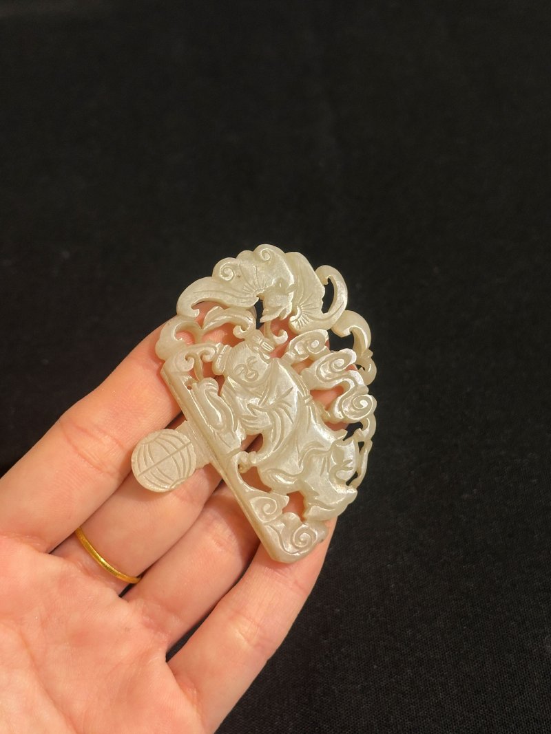 晚清 鏤雕白玉⌈和合二仙⌋帶扣 | A RETICULATED WHITE JADE TWO-PART 'HEHE ERXIAN' BELT PLAQUE - 图6