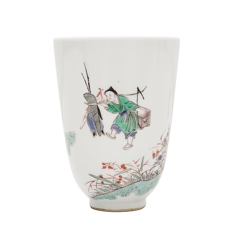 十九至二十世紀 五彩人物故事圖盃 | A Chinese famille-verte beaker, 19th-20th century - 图2