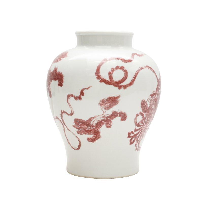 十九/二十世紀 釉裏紅瑞獸紋瓶 | A Chinese copper-red 'mythical beast' vase, 19th/20th century - 图4