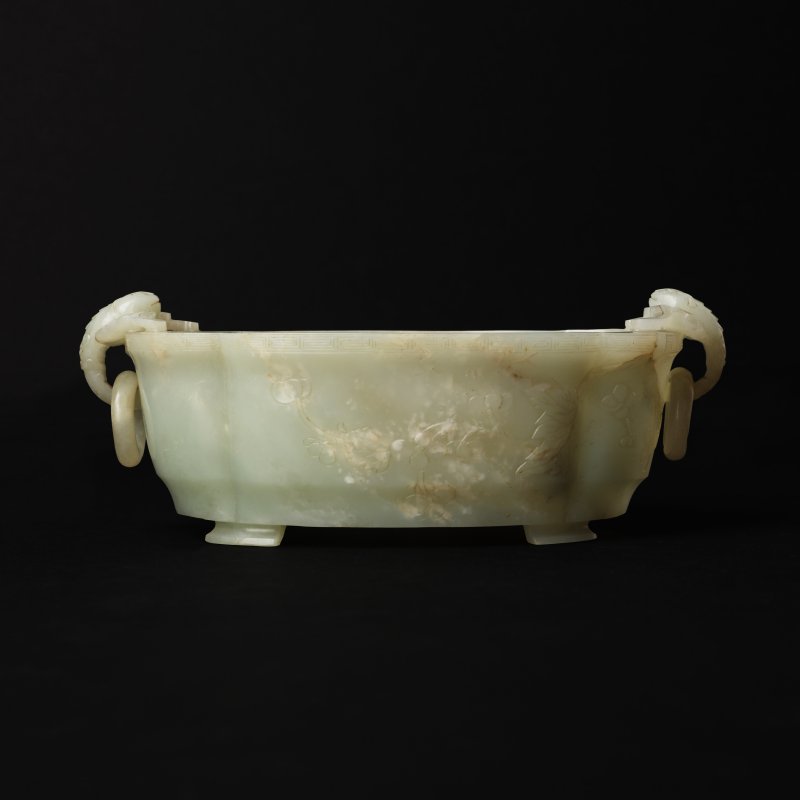 清十九世紀 青玉花卉紋活環洗 | A Chinese celadon jade 'floral' marriage bowl, Qing dynasty, 19th century - 图1