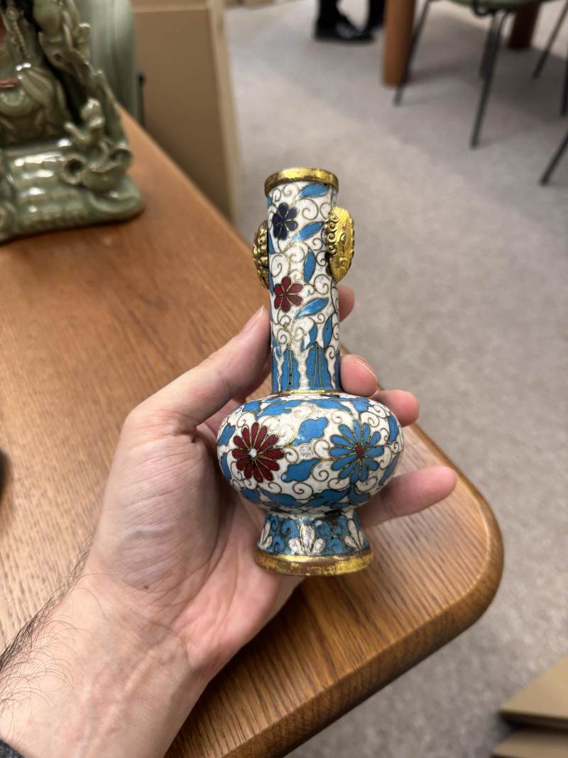 明十六/十七世紀 掐絲琺瑯掐絲菊紋銅胎鎏金瓶 《景泰年製》款 | A Chinese cloisonné enamel and gilt-bronze 'chrysanthemum' vase, Ming dynasty, 16th/17th century - 图17