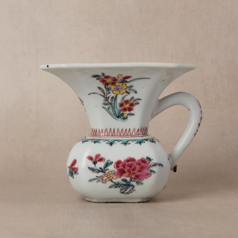 清雍正 粉彩花卉紋渣斗 | Santos Collection | A Chinese export famille-rose 'floral' spittoon, Qing dynasty, Yongzheng period - 图1