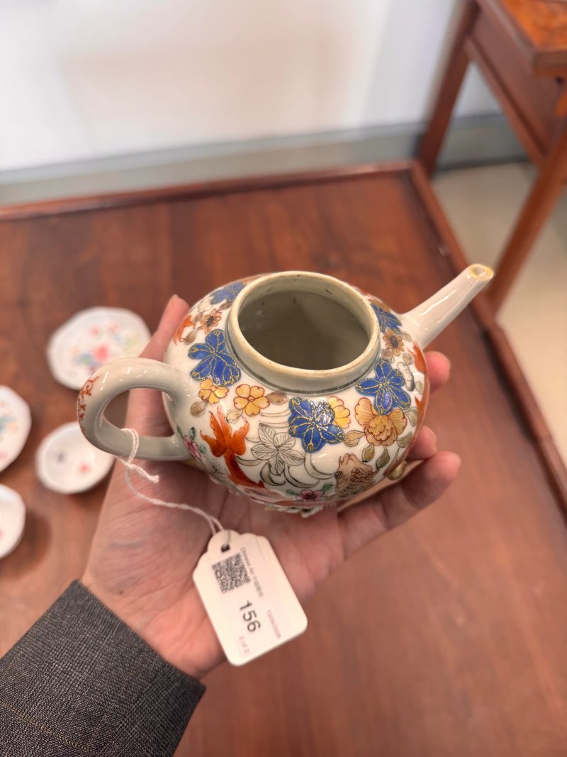 清雍正 粉彩魚藻紋蓋壼 | Santos Collection | A Chinese export famille-rose 'fish pond' teapot, Qing dynasty, Yongzheng period - 图14