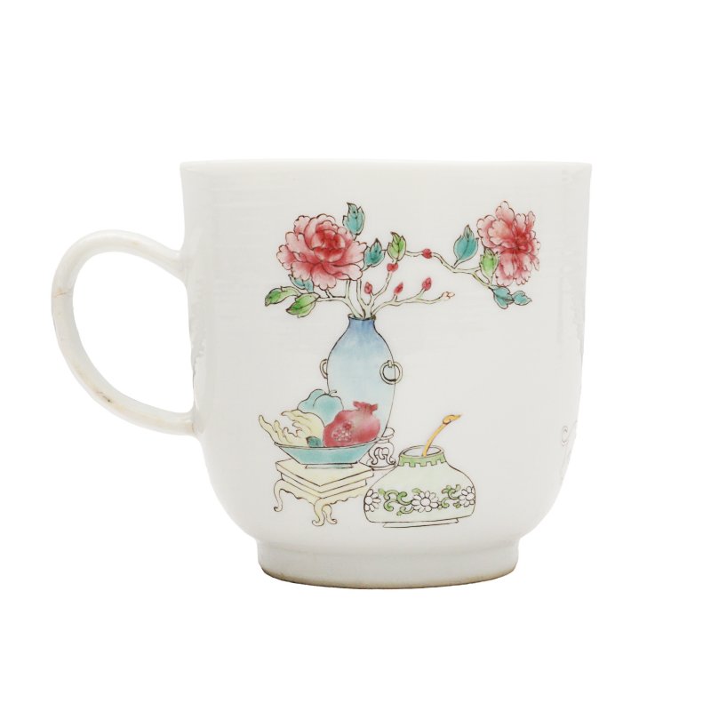 清乾隆 粉彩庭院嬰戲圖盃 | A Chinese export famille-rose 'boys and dogs' coffee cup, Qing dynasty, Qianlong period - 图3