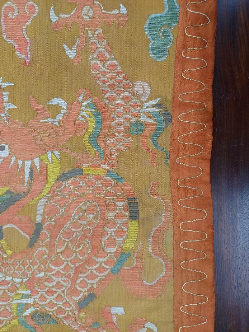 明萬曆 織錦雲龍紋軍儀大旗 | A Chinese silk brocade 'dragon' panel fragment, Ming dynasty, Wanli period - 图15