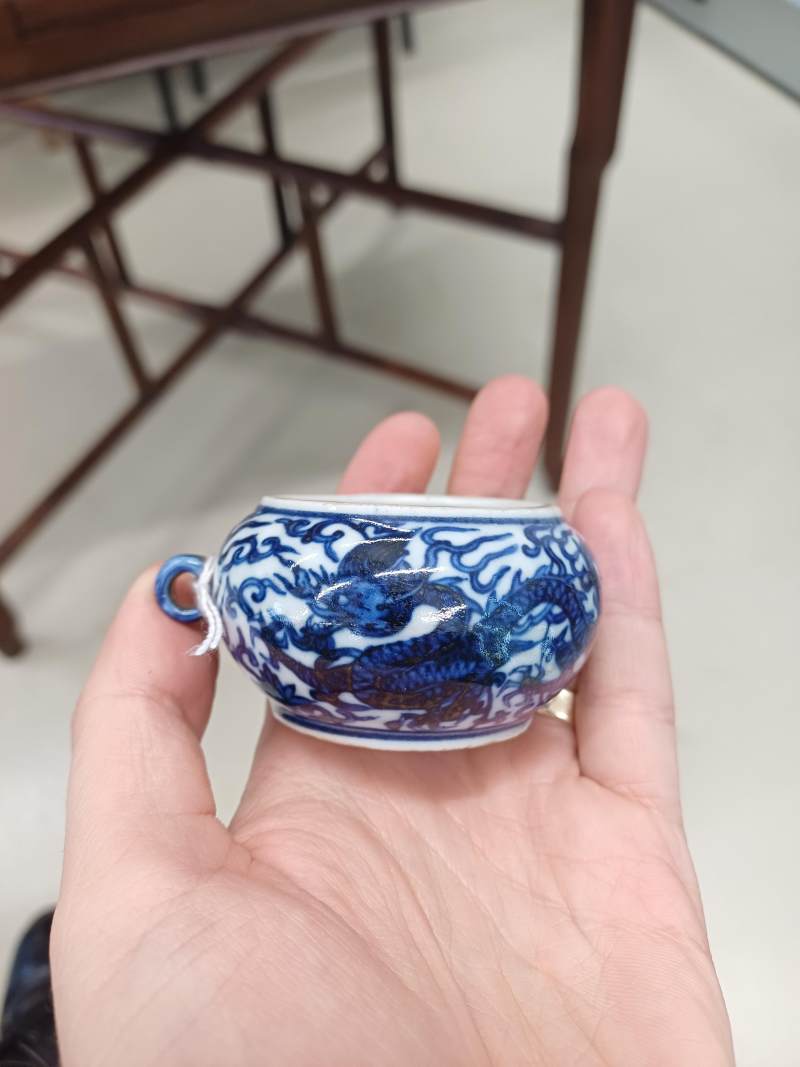十九世紀 青花雲龍紋鳥食罐 《大明萬曆年製》款 | A Chinese Ming-style blue and white bird feeder, 19th century - 图15