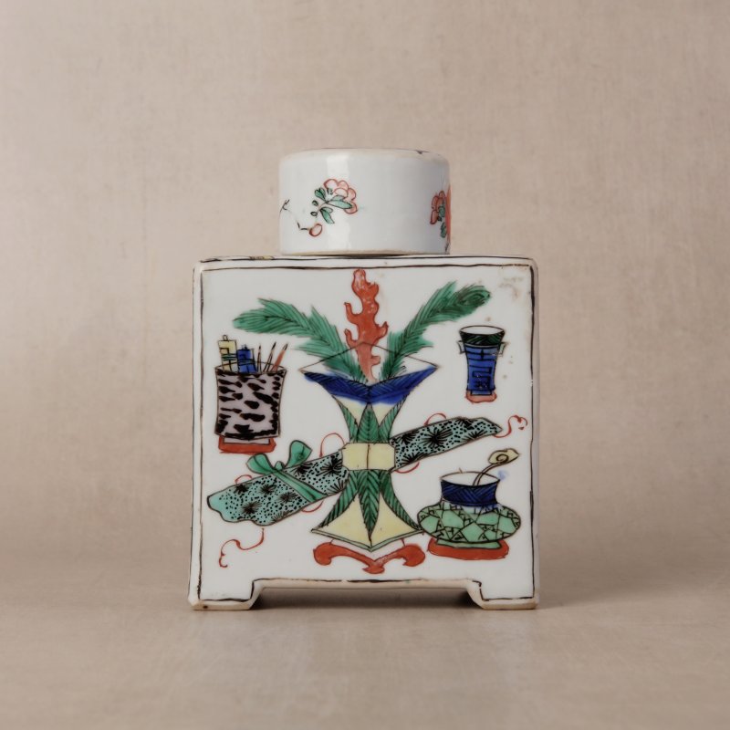 清康熙 粉彩花卉紋茶蓋罐 | Santos Collection | A Chinese export famille-rose tea caddy, Qing dynasty, Kangxi period - 图3