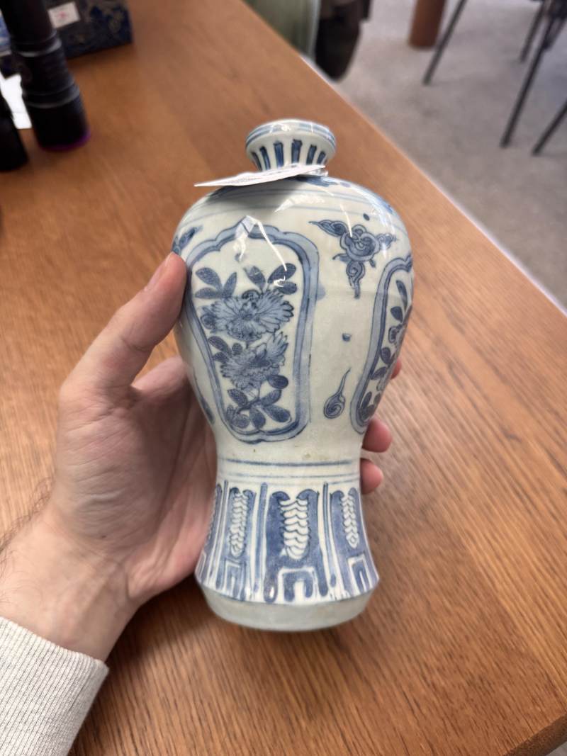 明十六世紀 青花花卉紋梅瓶 | Santos Collection | A Chinese blue and white 'floral' vase, meiping, Ming dynasty, 16th century - 图2