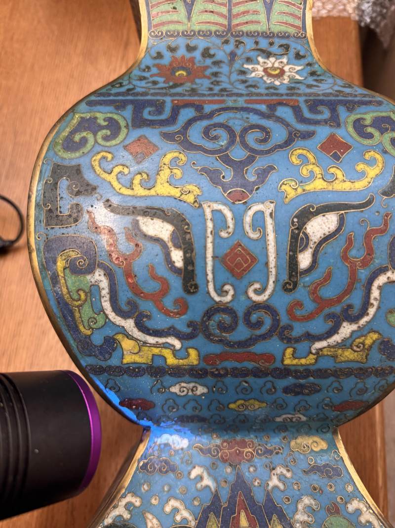 十七世紀 掐絲琺瑯掐絲掐絲銅鍍金饕餮紋方壺 | A fine Chinese cloisonné enamel and gilt-bronze 'taotie' vase, fanghu, Ming dynasty, 17th century - 图7