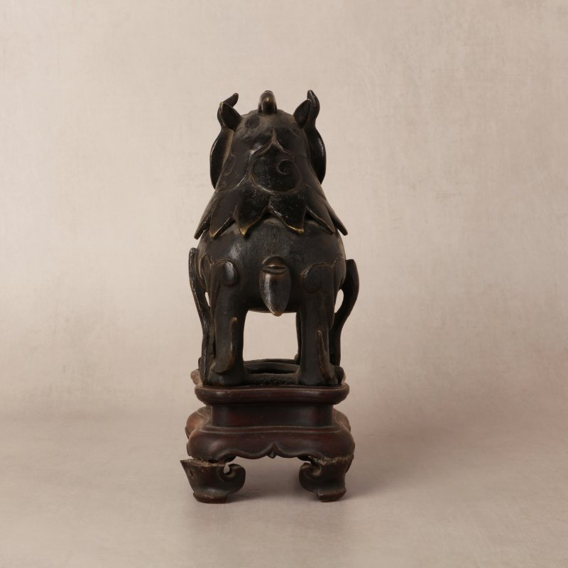 明 銅甪端爐 | A Chinese bronze 'luduan' incense burner, Ming dynasty - 图16