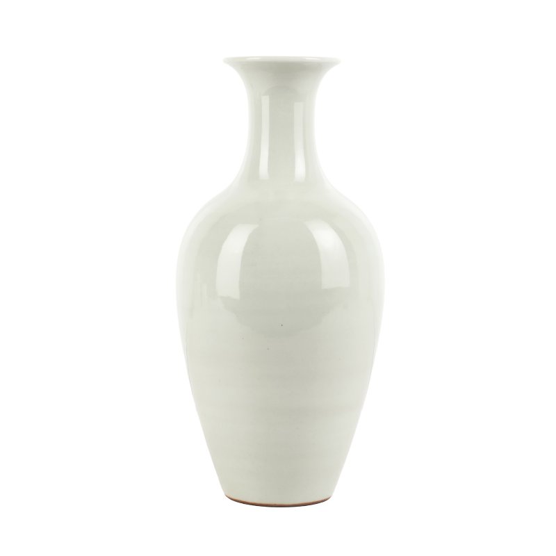 十九/二十世紀 青釉瓶 《大清乾隆年製》款 | A Chinese celadon glazed vase, 19th/20th century