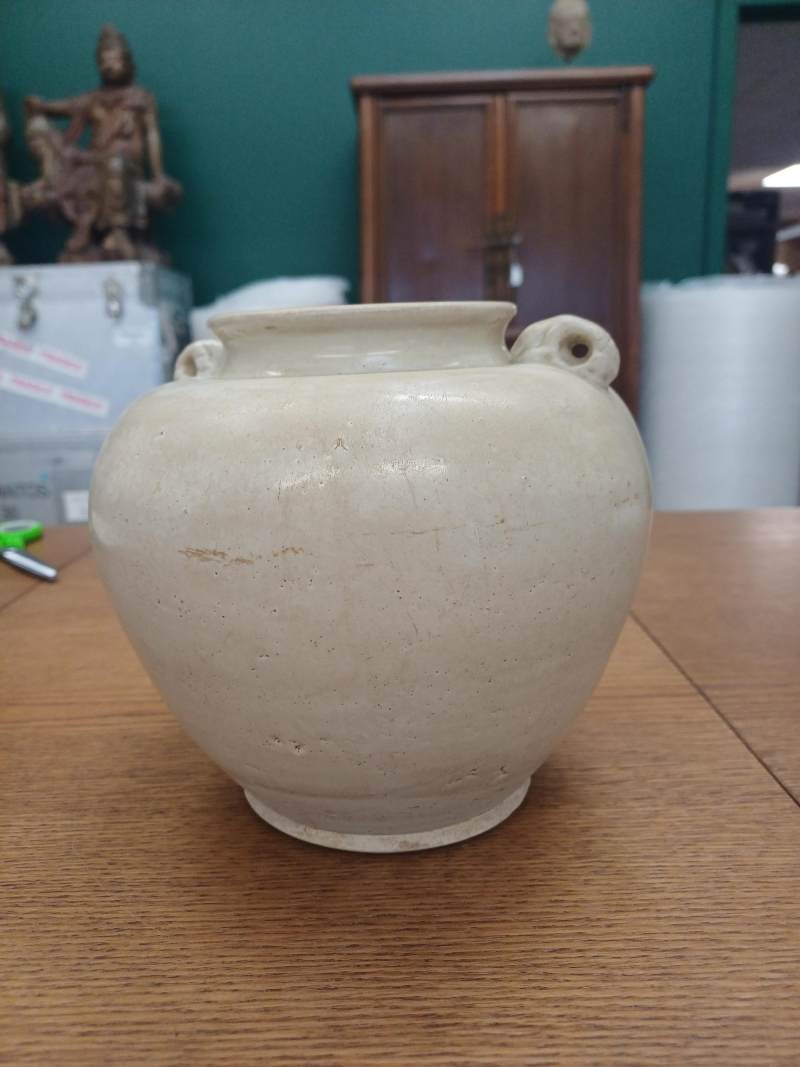 唐 白釉雙繋罐 | A Chinese white-glazed jar, Tang dynasty - 图5