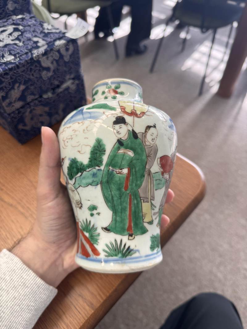 十七世紀 五彩高士圖瓶 | Santos Collection | A Chinese wucai 'official and attendant' vase, 17th century - 图7