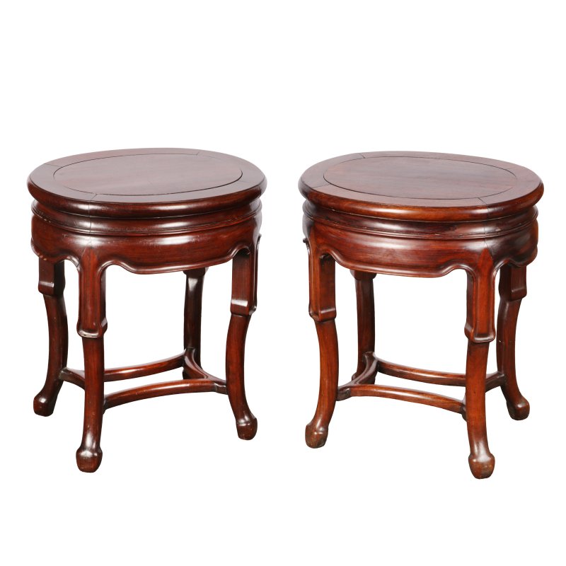 清十九世紀 紅木凳一對 | A pair of Chinese hongmu stools, 19th century - 图2