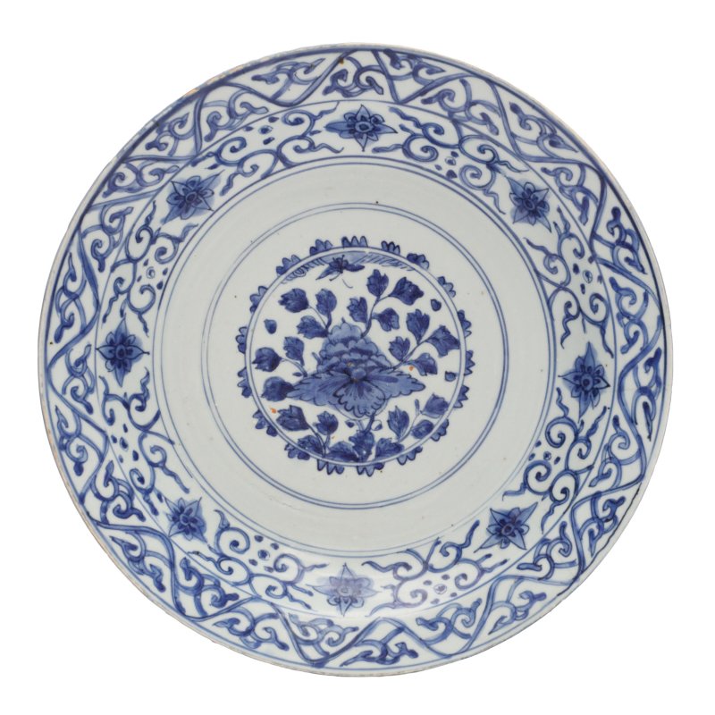 明末 青花花卉圖盤 | A Chinese blue and white charger, late Ming dynasty - 图1
