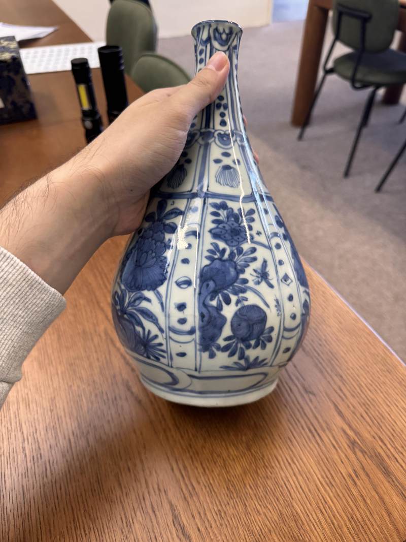 明 青花克拉克花卉紋膽瓶 | Santos Collection | A Chinese blue and white 'Kraak' bottle vase, Ming dynasty - 图15