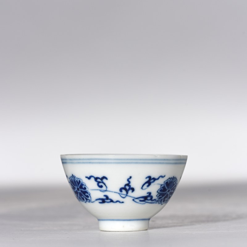 清宣统 青花缠枝莲纹酒圆 - 图3