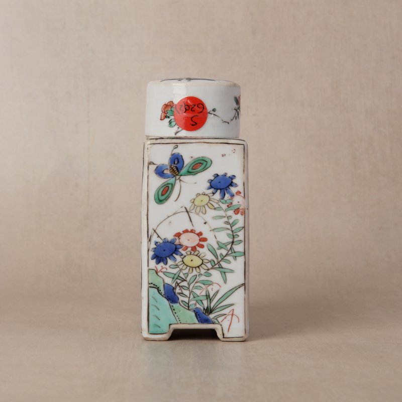 清康熙 粉彩花卉紋茶蓋罐 | Santos Collection | A Chinese export famille-rose tea caddy, Qing dynasty, Kangxi period - 图4