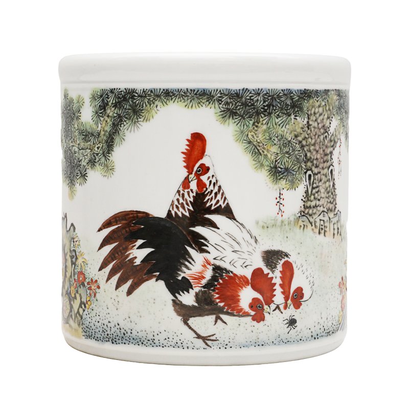 二十世紀（約1942年） 琺瑯彩公雞圖筆筒 | A Chinese enamelled 'chicken' brush pot, 20th century, circa 1942