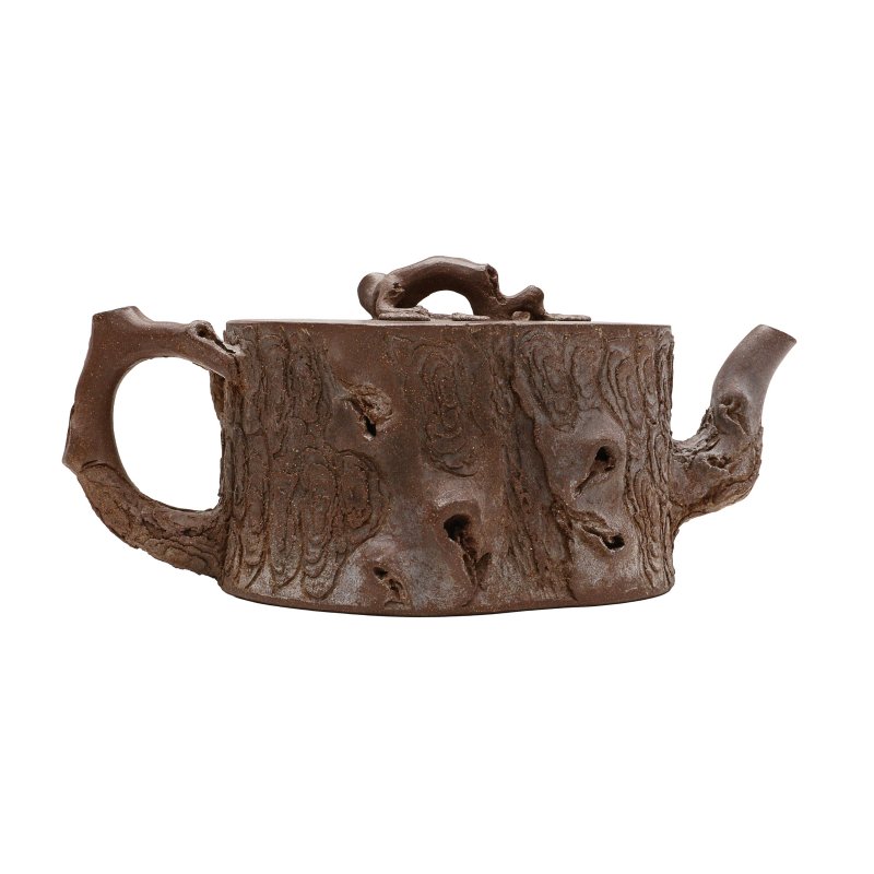 二十世紀 宜興紫砂松幹紋蓋壺 《陳鳴遠》款 | A Chinese Yixing zisha 'pine' teapot and cover, 20th century - 图3