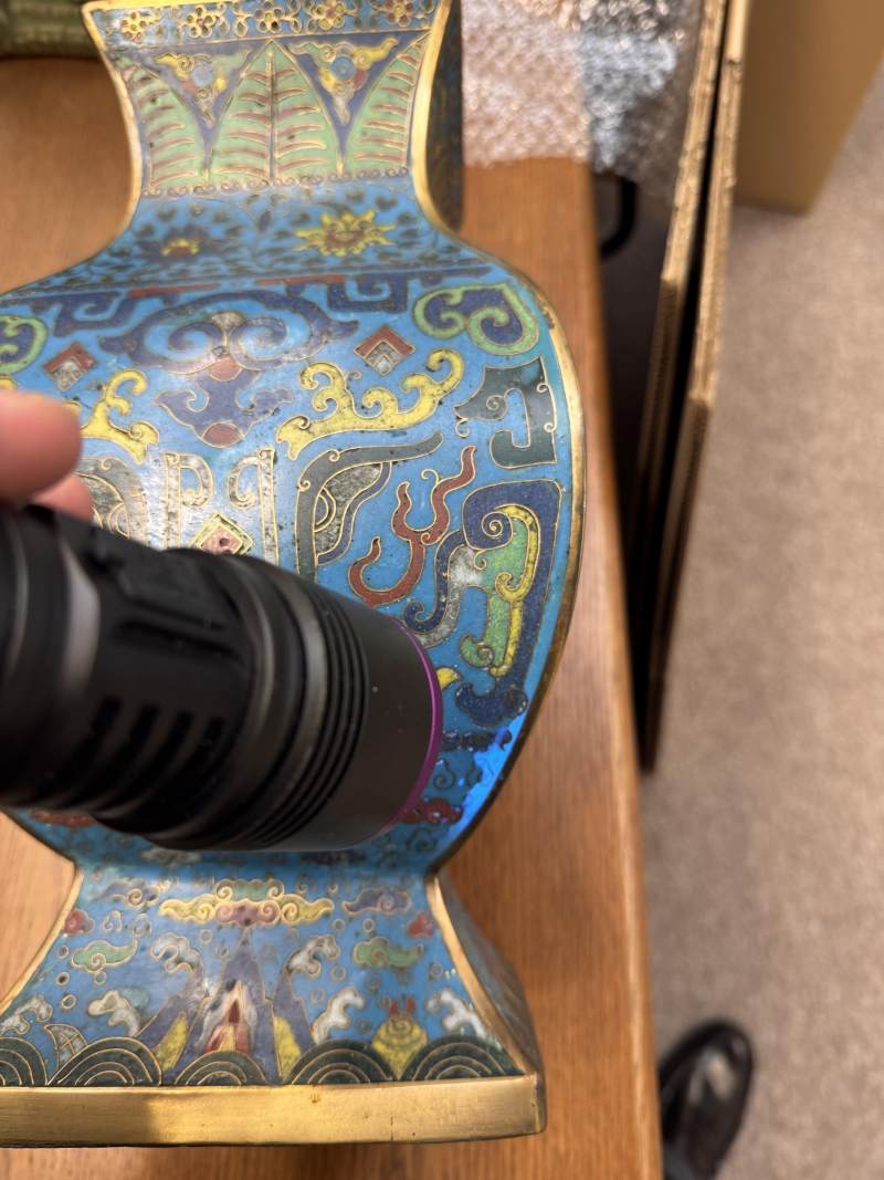 十七世紀 掐絲琺瑯掐絲掐絲銅鍍金饕餮紋方壺 | A fine Chinese cloisonné enamel and gilt-bronze 'taotie' vase, fanghu, Ming dynasty, 17th century - 图27