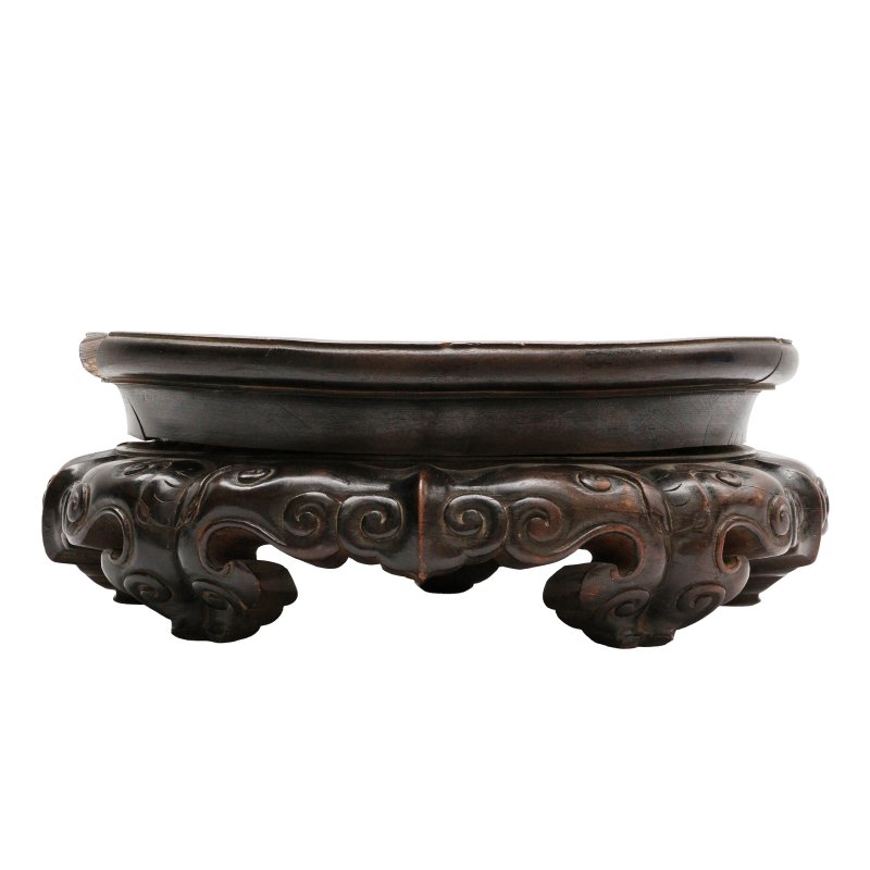 十九/二十世紀 木座 | A large Chinese wood stand, 19th/20th century - 图2