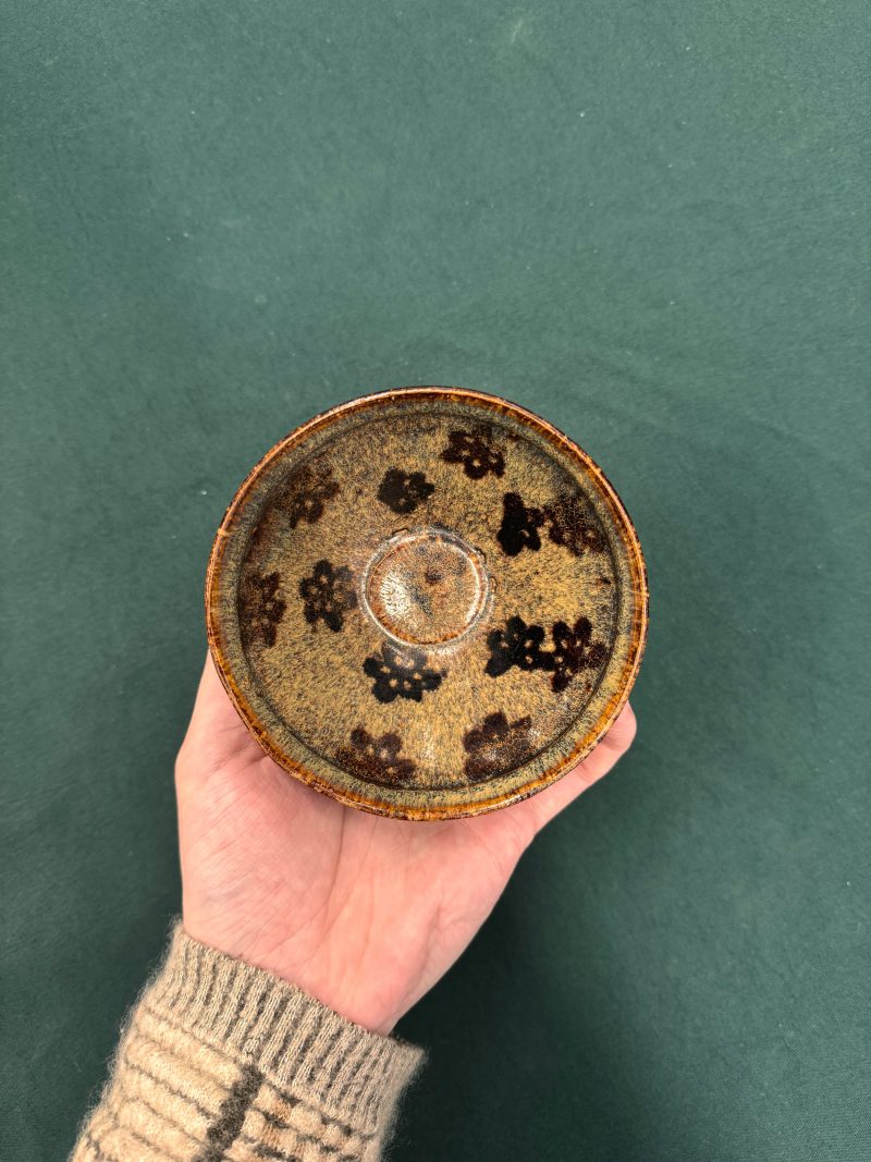 南宋 吉州窰剪紙貼花梅花紋盌 | Santos Collection | A fine Chinese Jizhou 'papercut' 'prunus' bowl, Southern Song dynasty - 图14