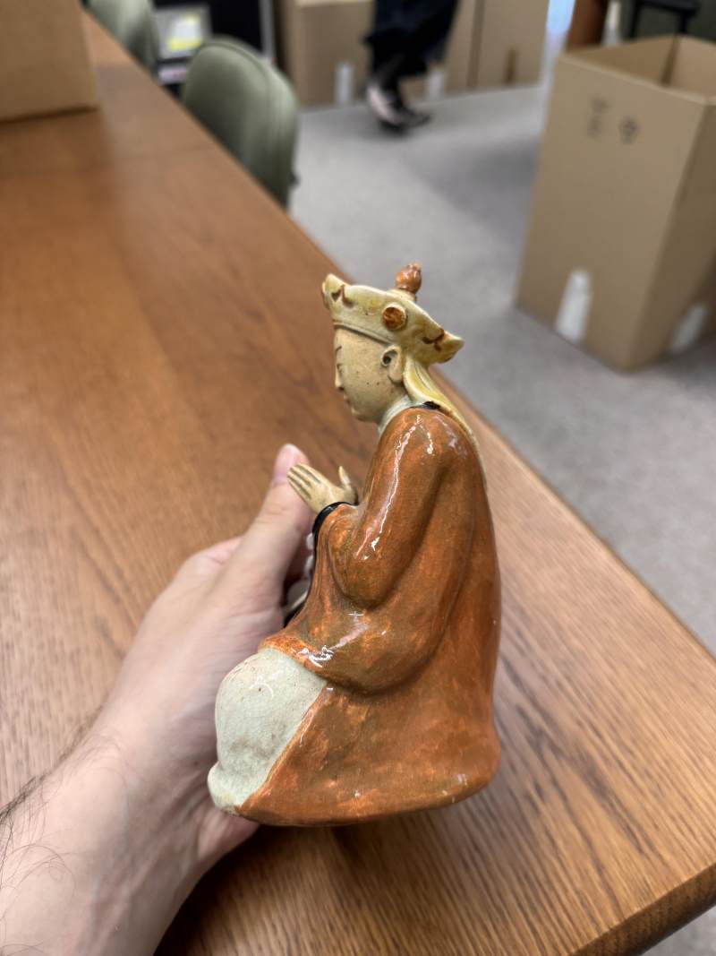 十八/十九世紀 素三彩道教人物像 | A Chinese glazed biscuit 'Daoist' figure, 18th/19th century - 图7