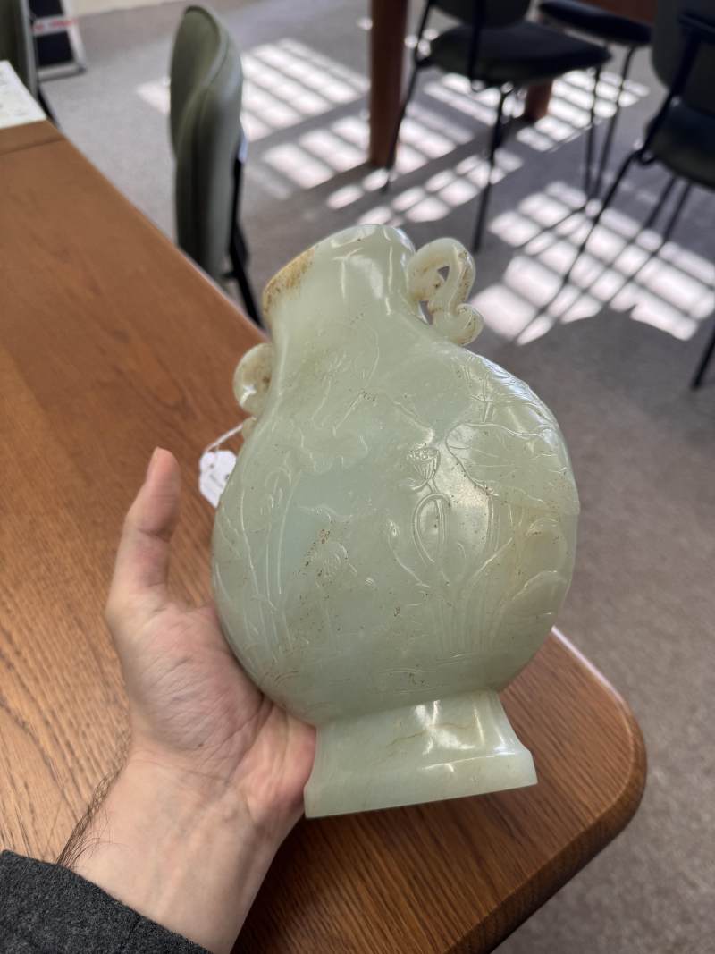 清乾隆 青玉雕蓮塘清趣圖瓶 | A fine Chinese celadon jade 'lotus pond' vase, Qing dynasty, Qianlong period - 图34