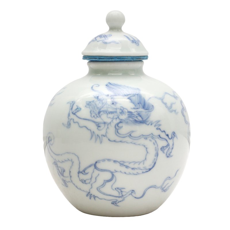 民國 青花龍紋蓋罐 《大清康熙年製》款 | A Chinese blue and white 'dragon' jar and cover, Republic period - 图2