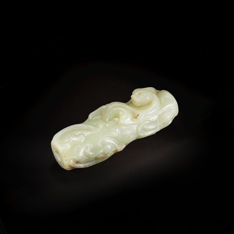 明 青玉仿古螭龍紋管形器 | A JADE 'CHILONG' ARCHAISTIC TUBE - 图1